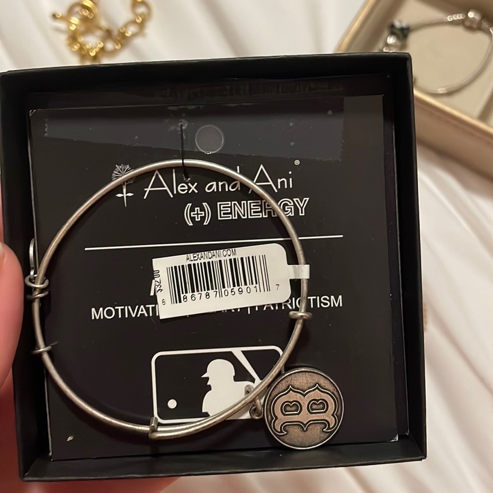 PANDORA BOSTON REDSOX BRACELET
